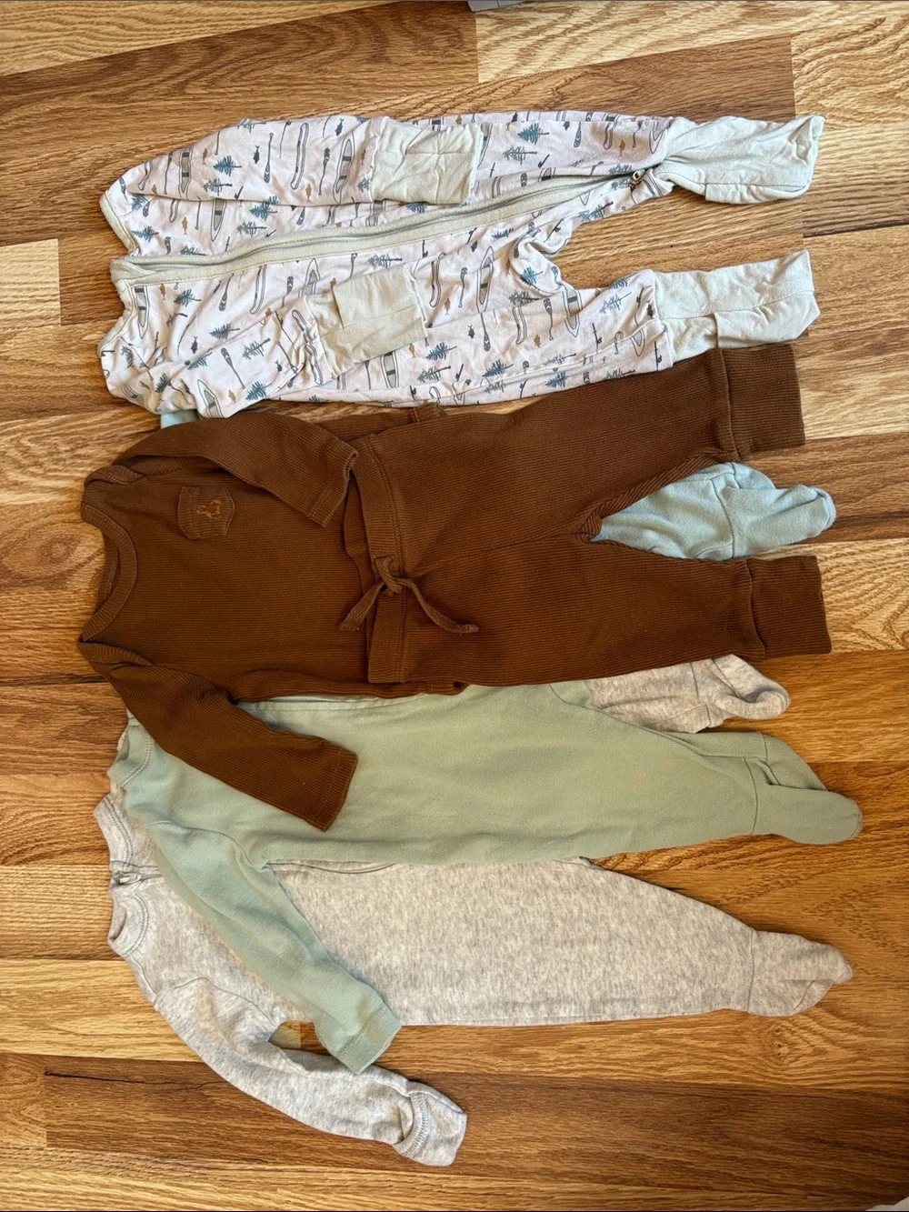 4 items 0-3m neutral bundle